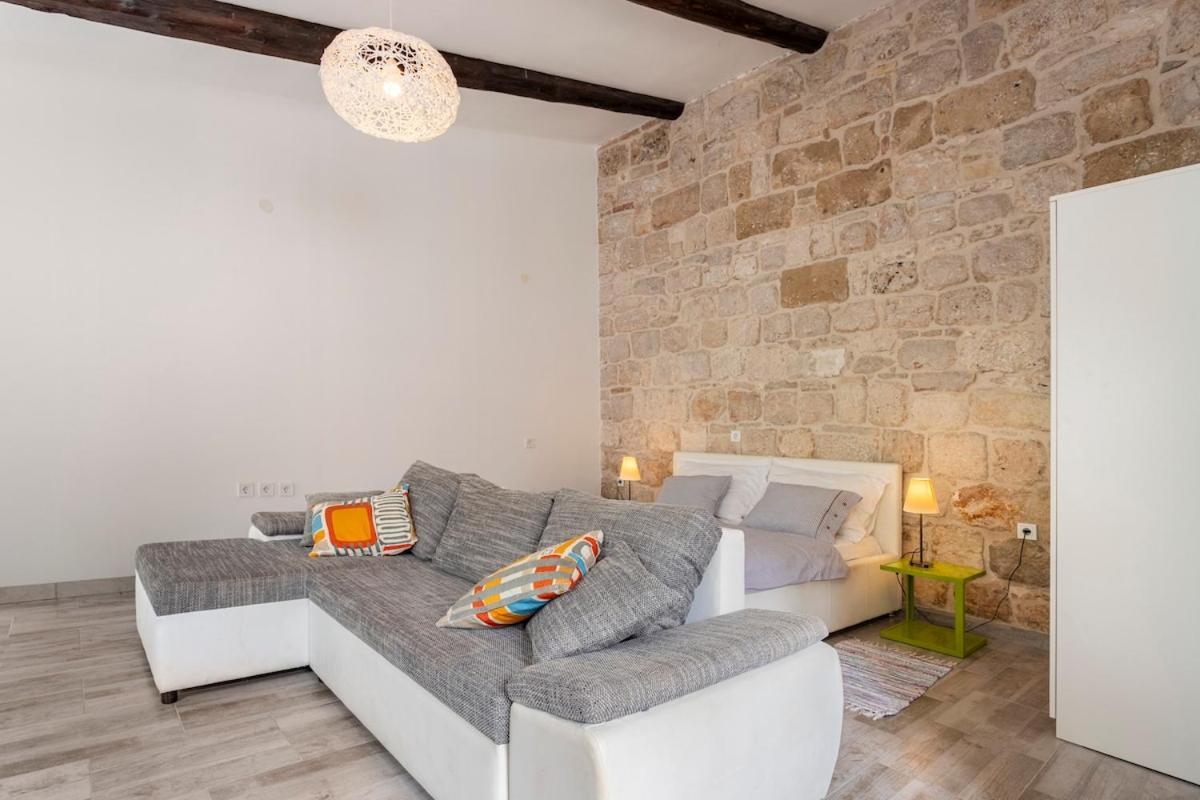 Apartments Martinis فيس المظهر الخارجي الصورة