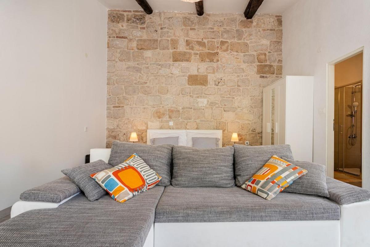 Apartments Martinis فيس المظهر الخارجي الصورة