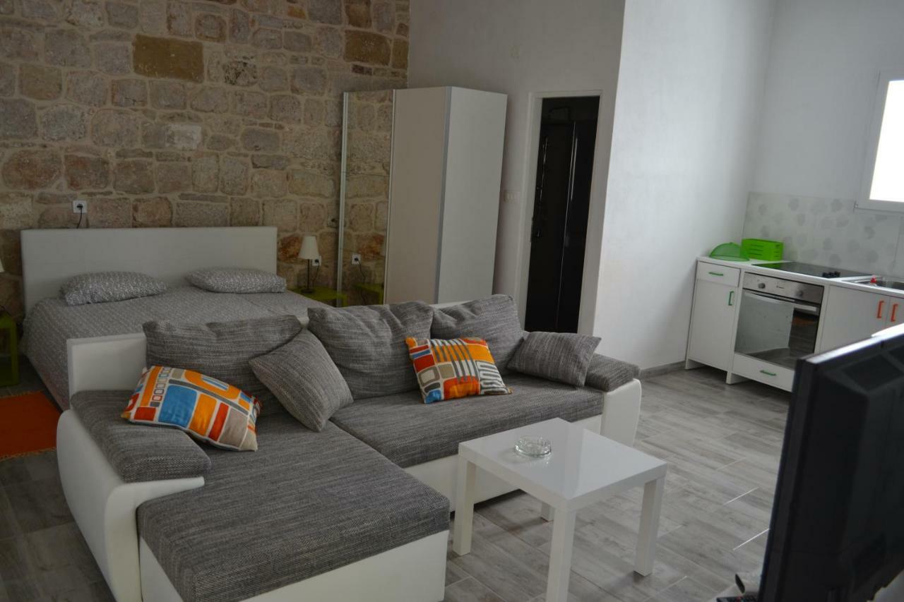 Apartments Martinis فيس المظهر الخارجي الصورة