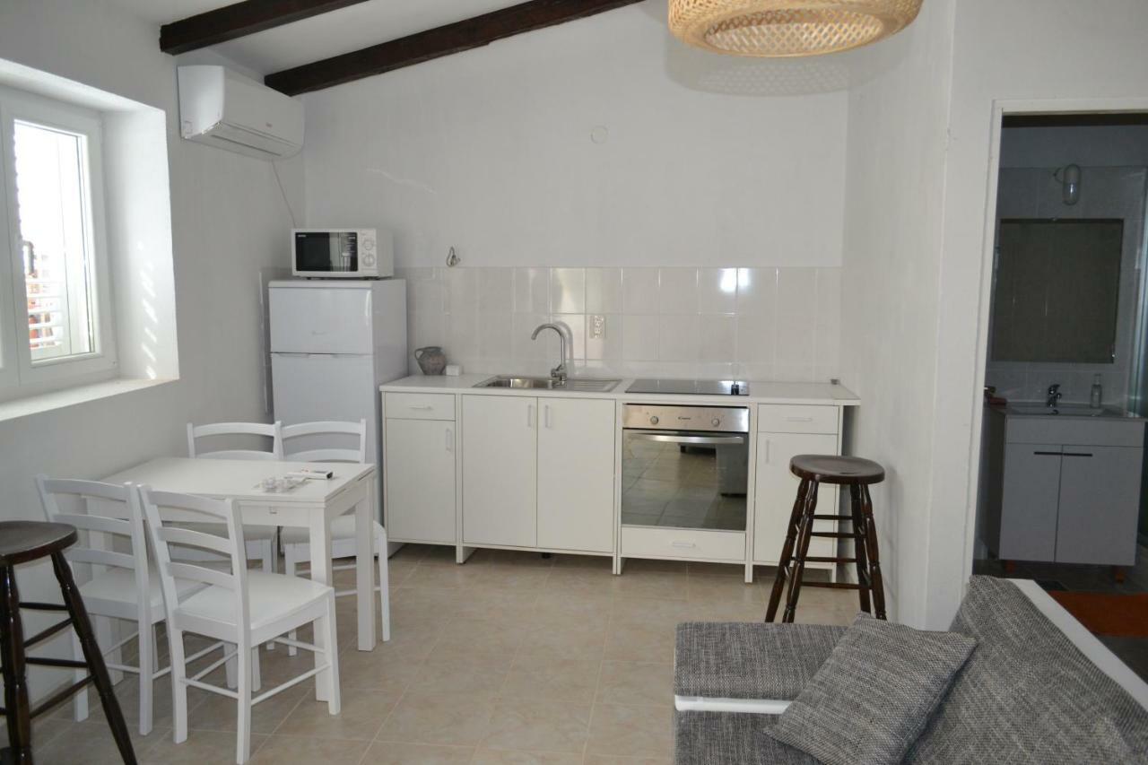 Apartments Martinis فيس المظهر الخارجي الصورة
