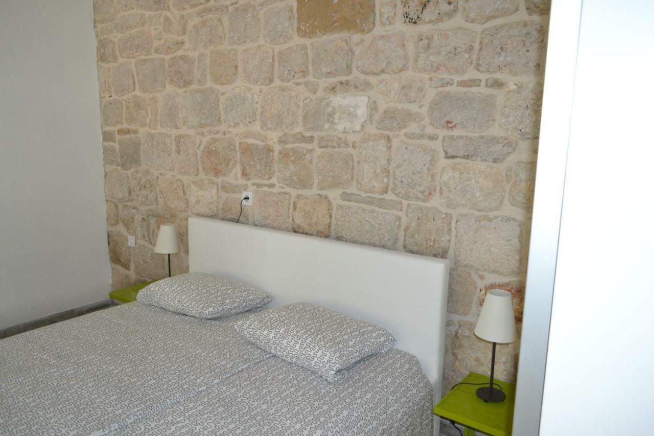 Apartments Martinis فيس المظهر الخارجي الصورة